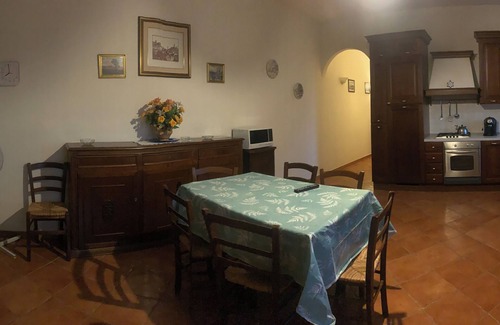 Chiusdino Villa | panoramica casa con piscina privata