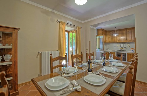Civitella in Val di Chiana Villa | Private Villa with WIFI, private pool, A/C, patio, pets allowed, panoramic view, close to Arezzo