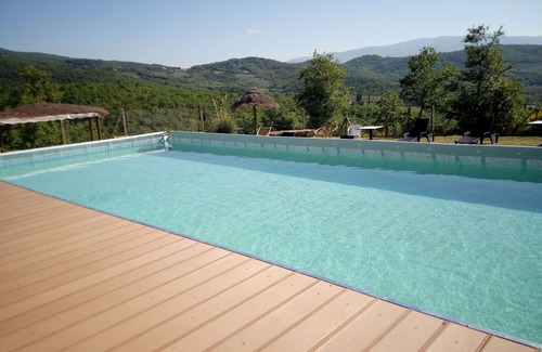 Ponte Buriano Villa | Private Villa with A/C, WIFI, private pool, TV, patio, pets allowed, panoramic view, close to Arezzo