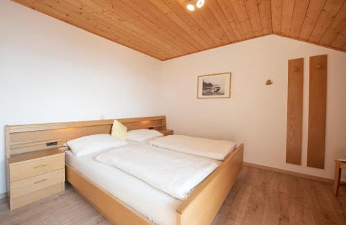Caldaro Sulla Strada del Vino Apartment | Puitnhof
