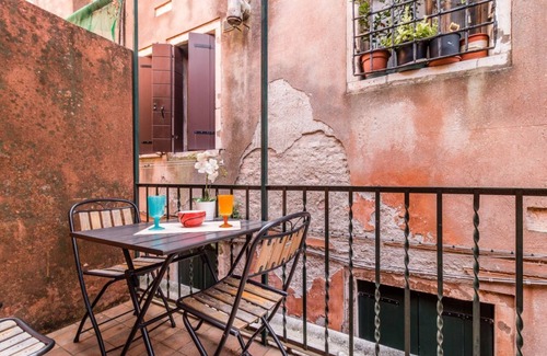 San Polo Apartment | RIALTO MERCATO A FAMILY IN VENICE LIKE AT HOME