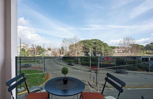 Naples Apartment | Room 'Matrimoniale 3' with Balcony, Wi-Fi and Air Conditioning