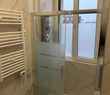 Monza House | Stanza Dima