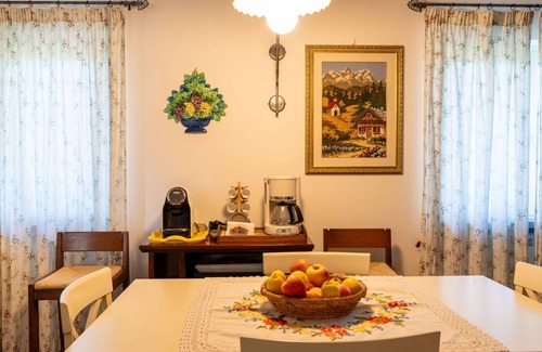 Manziana Villa | Stunning private villa for 6 guests with WIFI, A/C, private pool, TV, patio and pets allowed