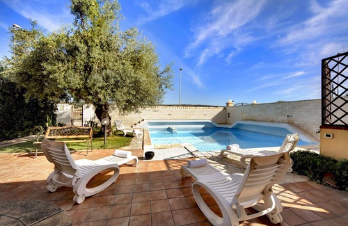 Marina di Ragusa Villa | Stunning private villa for 8 people with A/C, WIFI, private pool and TV