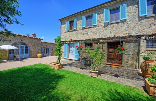 Fratticciola Villa | Stunning private villa with hot tub, private pool, A/C, WIFI and panoramic view, close to Cortona