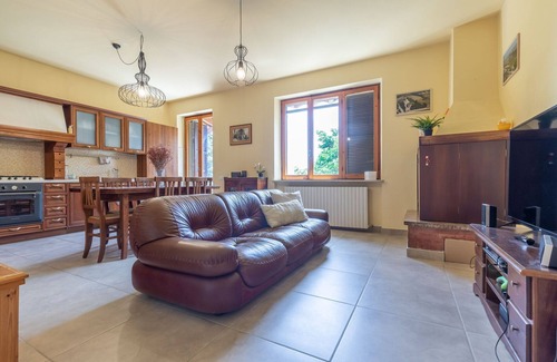 Urbisaglia House | Stunning private villa for 7 people with WIFI, private pool, TV, patio and panoramic view