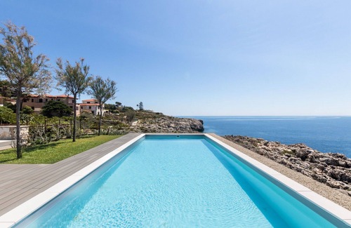 Plemmirio Villa | Stunning private villa with private pool, WIFI, A/C, TV, patio, panoramic view, close to Syracuse