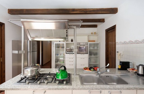 Subbiano Villa | Stunning private villa with A/C, WIFI, private pool, hot tub, TV and terrace, close to Arezzo