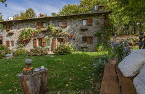 San Marcello Pistoiese House | Stunning private villa for 7 people with WIFI, private pool, TV, terrace and pets allowed