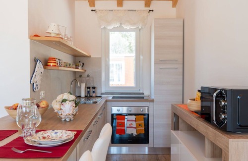 Vetralla House | Stunning private villa for 3 guests with A/C, pool, WIFI, TV, pets allowed and panoramic view