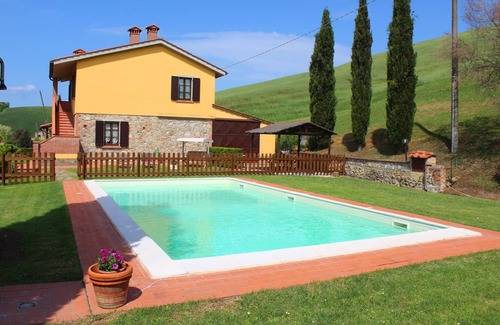 Volterra Villa | Stunning private villa with private pool, WIFI, TV and pets allowed, close to San Gimignano