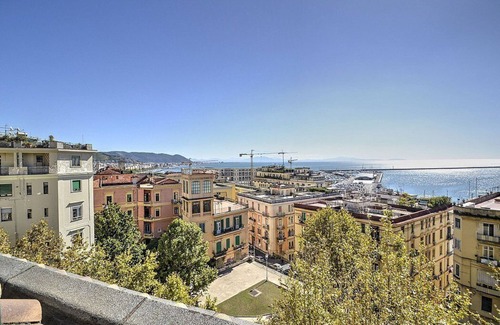Historical Downtown Salerno Apartment | Suite Hermes: An elegant and modern studio apartment located in the center of Salerno, with Free WI-FI.