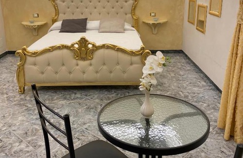Historical Downtown Salerno Bed & Breakfast | Suite Incentro Salerno