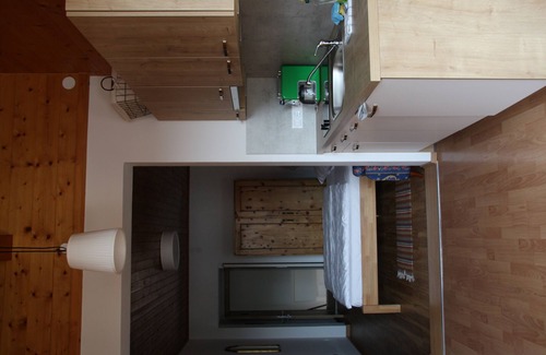 Caldaro Sulla Strada del Vino Apartment | Sunny apartment in an ideal location to Lake Kaltern, historic village, grapevines