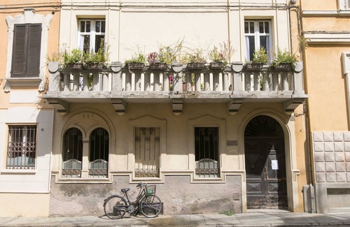 Parma City Centre House | The balcony of the Angiol d'Or