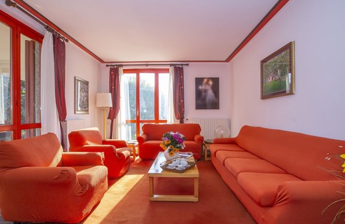 Lesa Villa | The Home of the rising Sun Park Darsena, Lesa, Italy