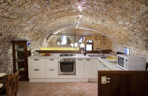 Spello Apartment | Tiberius - Hilltop Medieval Escape with Panoramic View