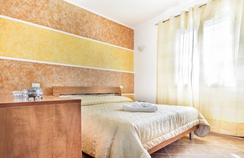 Piana Calzata Apartment | Triple room via s. onion 1st third floor room number 7th