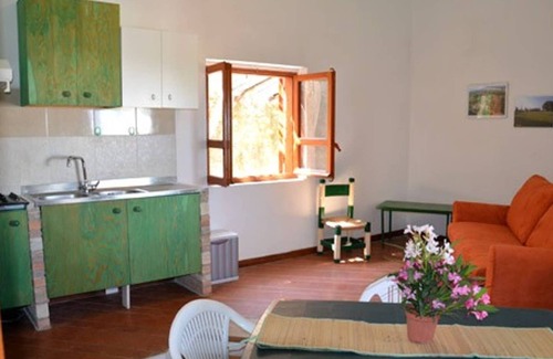 Copanello Apartment | TWO-ROOM APARTMENT CAPRICORNO/TORO - CAMINIA