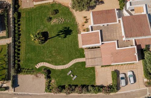 Nora Villa | Villa Angelica with private access to beach