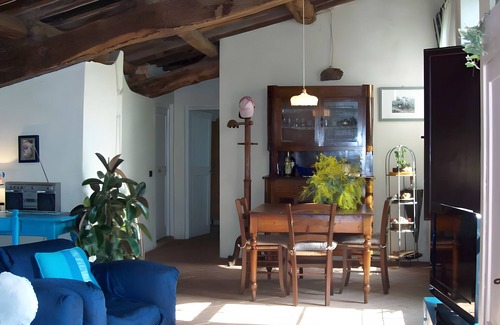 Nocchi Villa | Villa 'Aranci' with Shared Pool, Private Garden and Wi-Fi