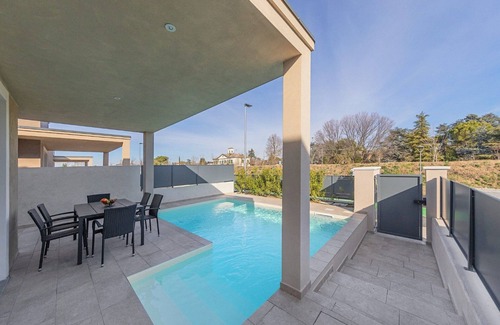 San Benedetto di Lugana Villa | Villa Botego 15 | 3 Bedrooms | Private Infinity Pool, Sauna & Terrace with.