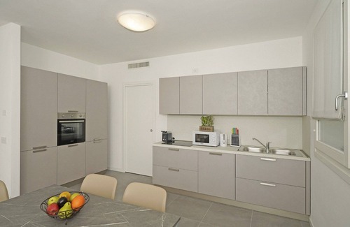 San Benedetto di Lugana Villa | Villa Botego 23 | 3 Bedrooms | Private Infinity Pool, Lake Views & Shaded.