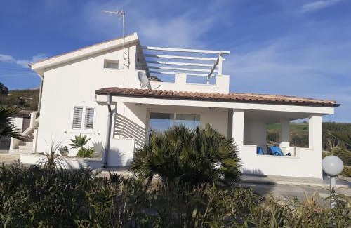 Montallegro House | Villa Cecilia