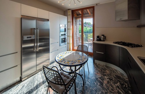 Alba Apartment | Villa D'Autore - Three Bedroom Apartment, Sleeps 6