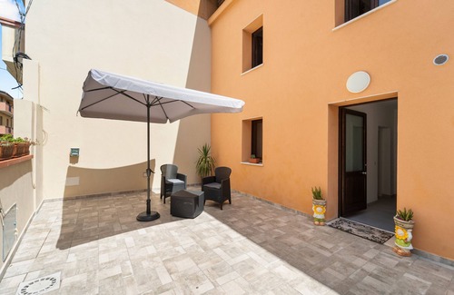 Guspini Apartment | Villa Giovia: double room 2