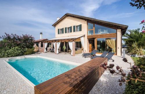 Ca' Pirami Villa | Villa Tania