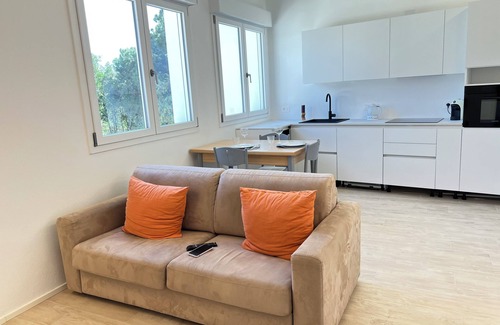 Villasimius Apartment | Villasimius: Modern Apartment by Beniamino Murgioni