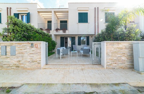 Torre Santa Sabina House | Villetta Federica 50 meters beach + parking space