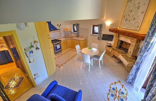 Castellabate House | Villino Brianna: A characteristic cottage which faces the sun and the sea, with Free WI-FI.