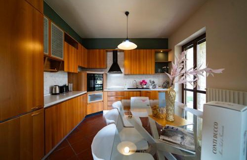 Bozze-Calchera-Villa Villa | Wine & Ginger - Villa Luxury x8