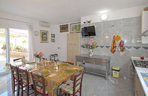 Bobolino Villa | Wonderful villa with private pool, hot tub, A/C, WIFI, TV, terrace, pets allowed and panoramic .