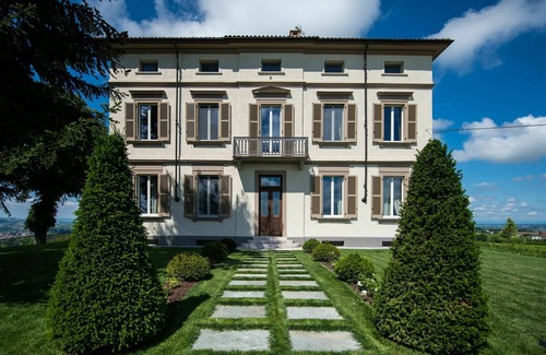 Costigliole d'Asti Villa | Wonderful private villa for 12 guests with A/C, WIFI, private pool, TV, patio and panoramic view