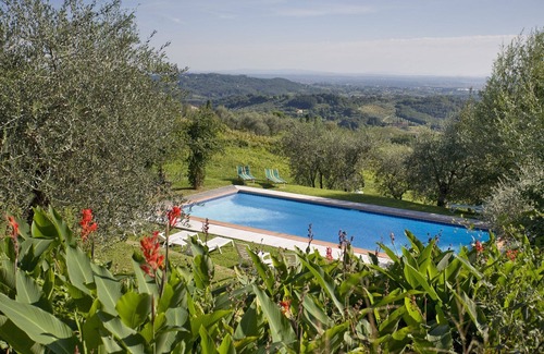 Capannori Villa | Wonderful villa with hot tub, private pool, A/C, WIFI, TV, patio and panoramic view, close to L.