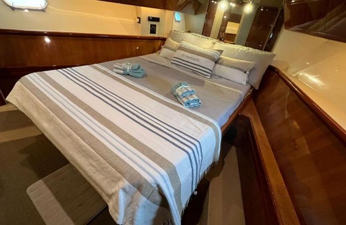 Porto San Giorgio Boat Rental | YACHT-KYRAL⭑⭑⭑⭑⭑Clima, Salotto, Wi-Fi,Bollicine