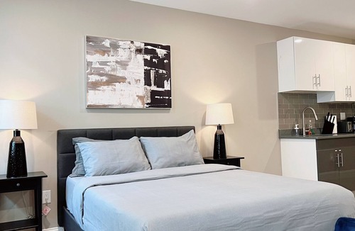 Logan Square Apartment | 仙粉黛 | Zinfandel Studio at City Hall