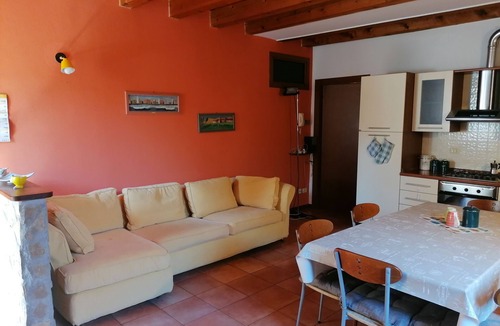 Costa di Mezzate Apartment | 1 Bedroom Apartment in Costa di Mezzate