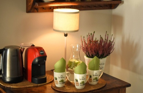 Saturnana Cottage | 1 bedroom cottage with pool and lovely garden near restaurant