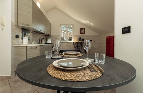 Vado Ligure Apartment | 10 min from the beach! Cozy and stylish apt with a full size bathtub & Balcony