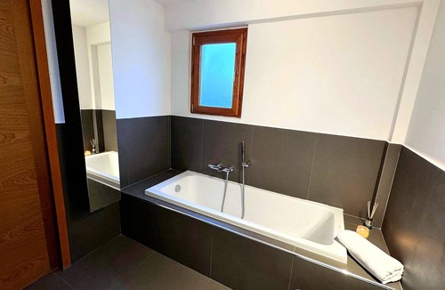 Quartiere XVII Trieste Apartment | [10 minutes from city center] Luxury Penthouse with Terrace and Panoramic View