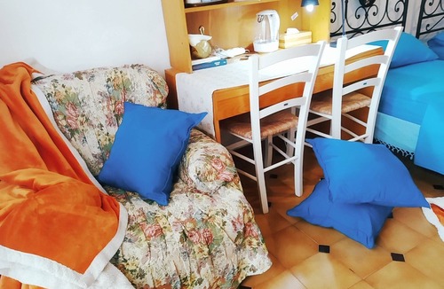 Milis Bed & Breakfast | ♥ 10 minutes from the sea ♥