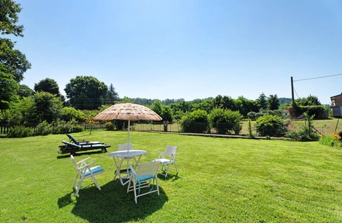 Angera House | 100 m² House ∙ 3 bedrooms ∙ 6 guests