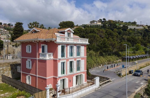 Bussana Villa | 100 m² Villa ∙ 1 bedroom ∙ 4 guests