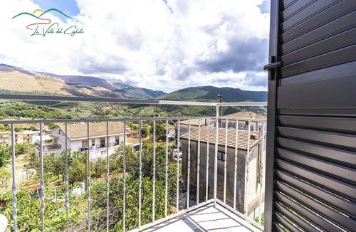Licusati Apartment | (101) Double Room with Private Bathroom - Room Rentals in Licusati (SA)