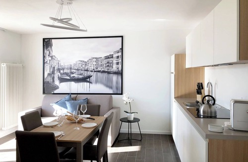 Gionghi-Cappella Apartment | 104 – 6 PAX TERRACE